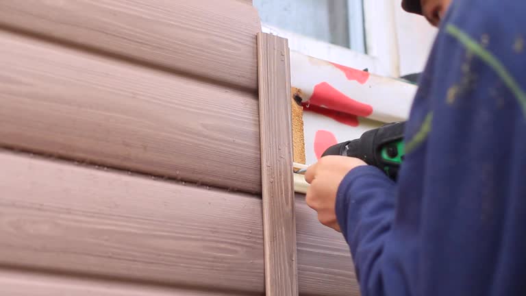 How To Choose The Right Materials for Your Siding Installation in 'Greybull, WY